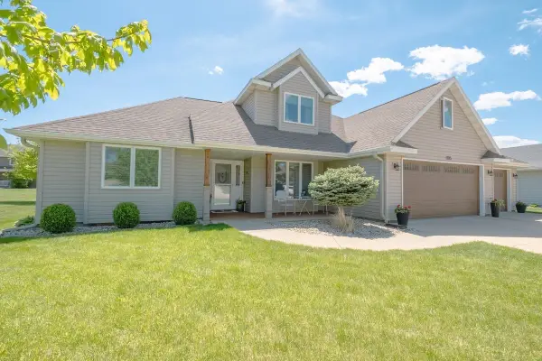 1105 29th Street, Spirit Lake, IA 51360