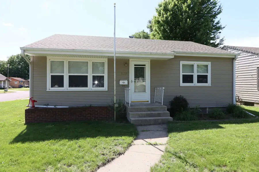 1601 3rd Avenue E, Spencer, IA 51301 - #2