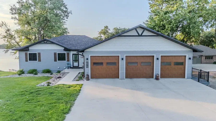 102 West Bay Road, Lake Park, IA 51347 - #3