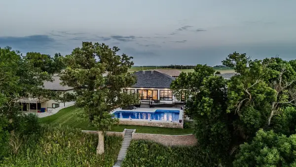 112 W Bay Road, Lake Park, IA 51347