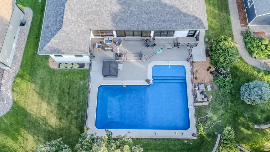 112 W Bay Road, Lake Park, IA 51347 - #2
