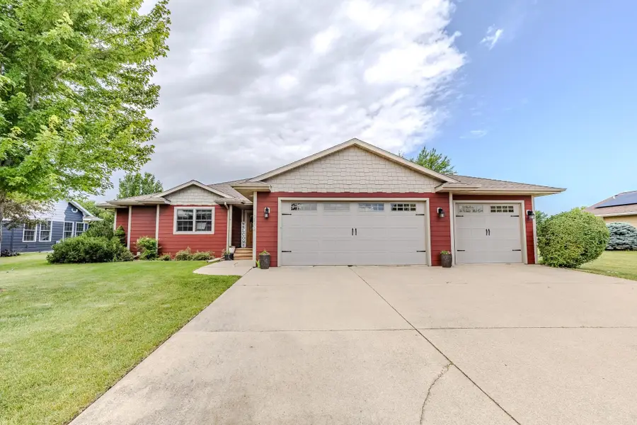 2504 Troy Ave, Spirit Lake, IA 51360 - #2