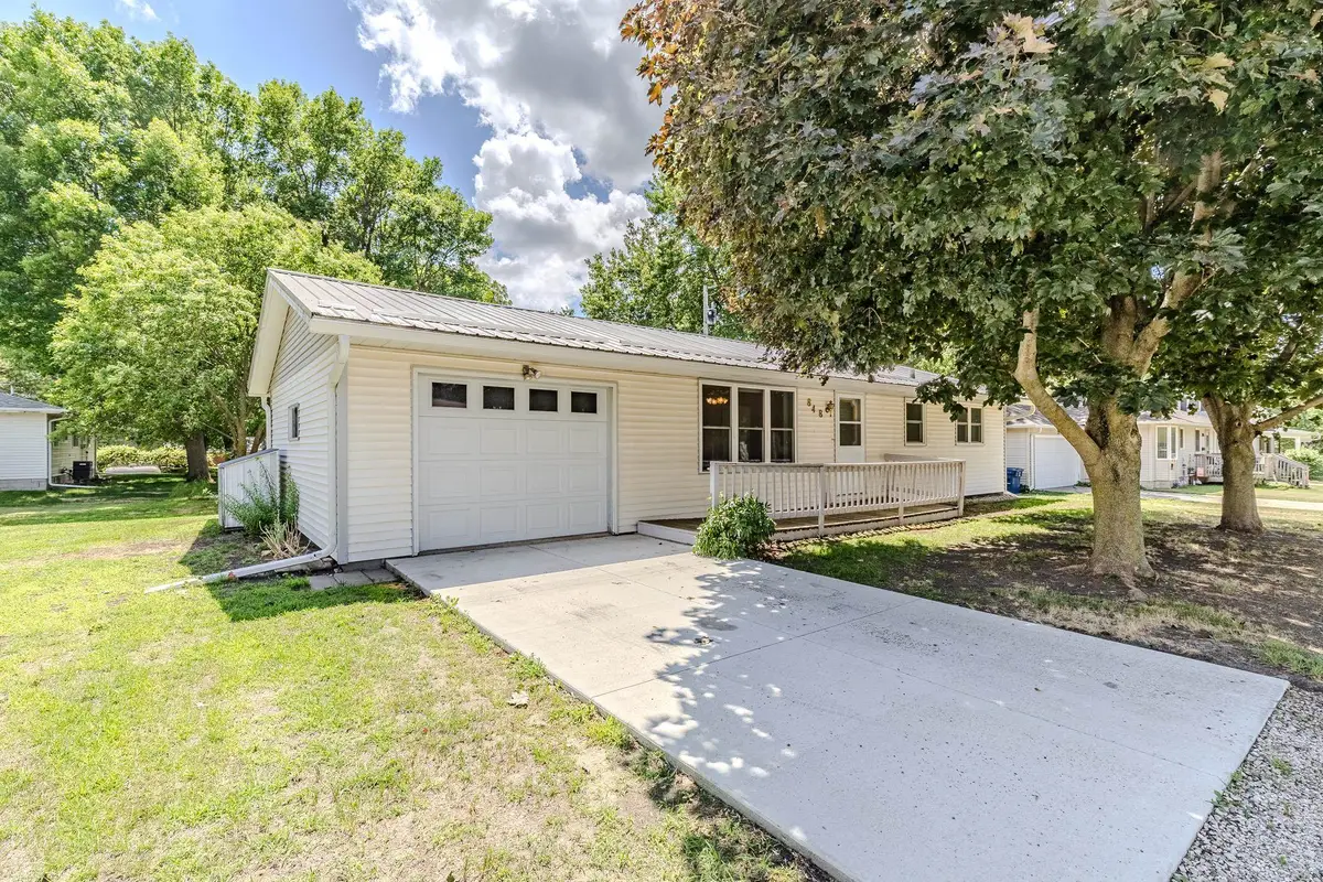 848 5th St, Ocheyedan, IA 51354 - #1