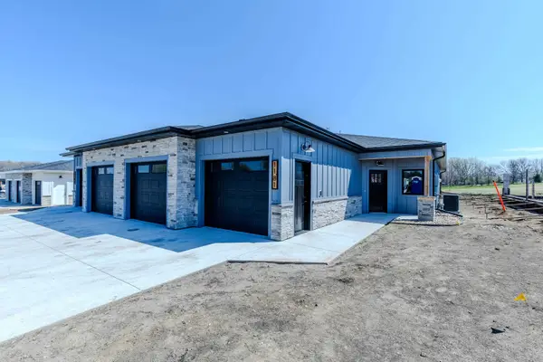 1182 Lower Loop, Arnolds Park, IA 51331