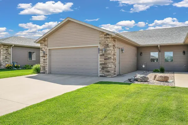 3329 Prairie Meadow Drive #B, Milford, IA 51351