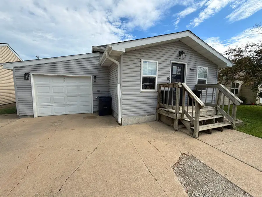 704 4th Avenue, Armstrong, IA 50514 - #3