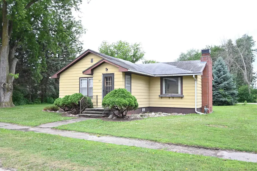 207 3rd Street S, Albert City, IA 50510 - #2