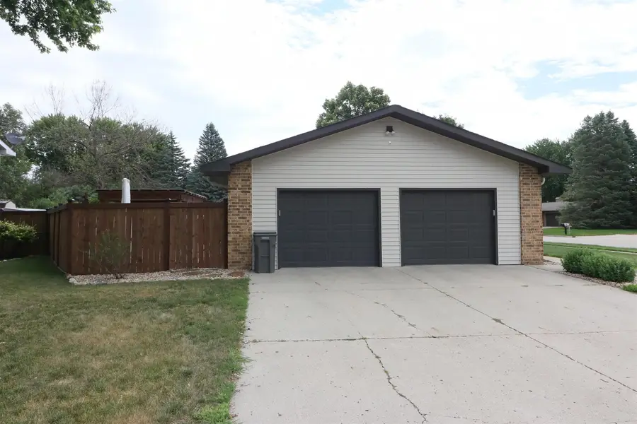 1411 W 11th Street, Spencer, IA 51301 - #3