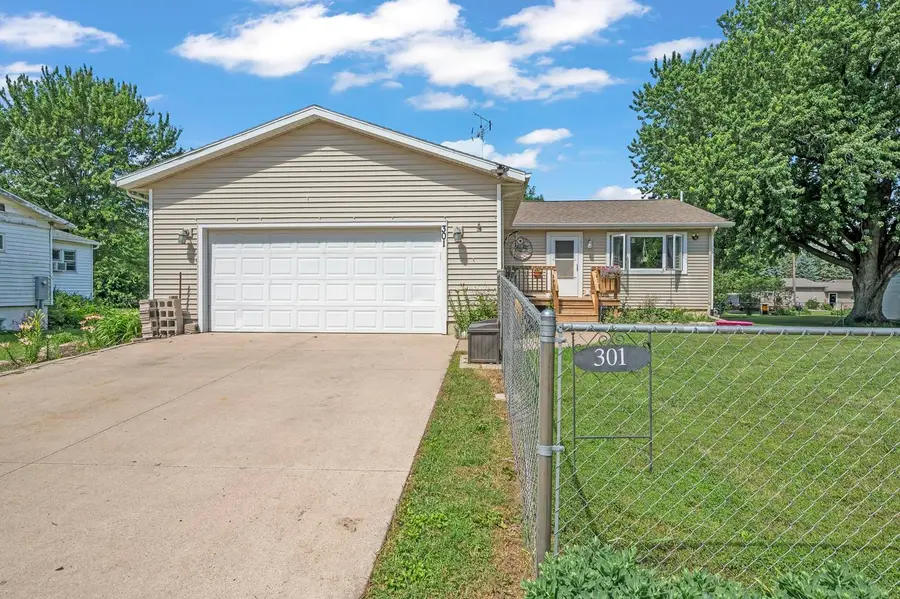 301 7th Street E, Lake Park, IA 51347 - #2