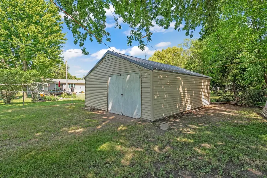 301 7th Street E, Lake Park, IA 51347 - #3