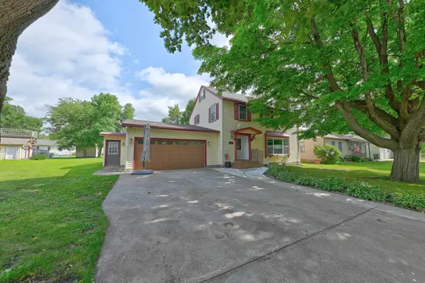 1539 Maplecrest Drive, Estherville, IA 51334