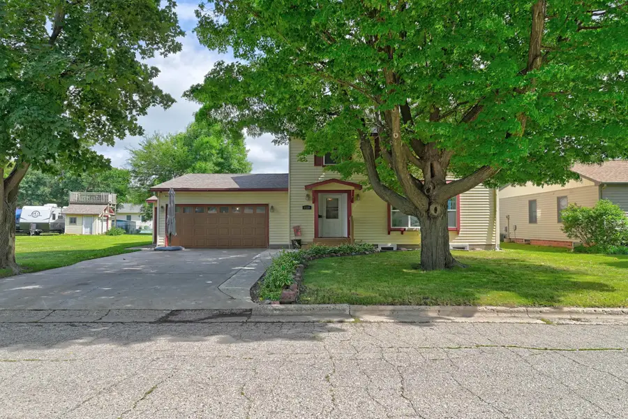 1539 Maplecrest Drive, Estherville, IA 51334 - #2