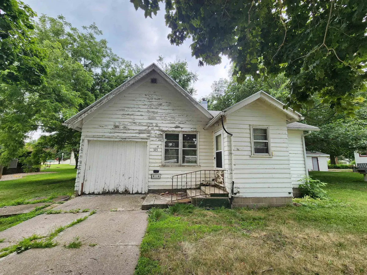 323 W Section Line Road Road, Laurens, IA 50554 - #1