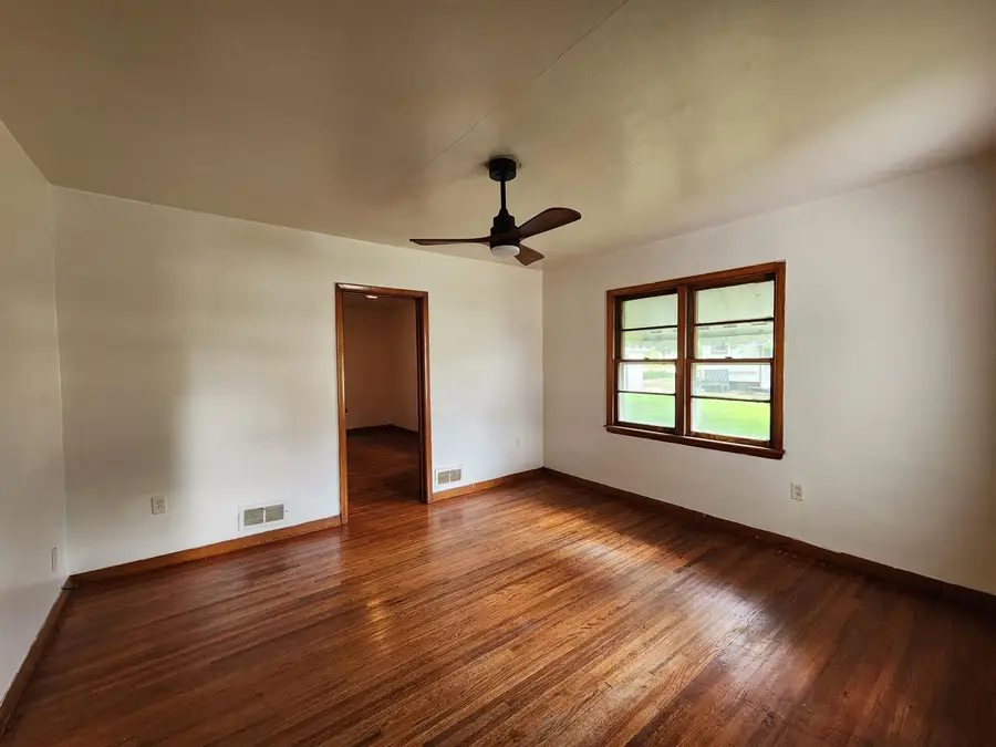 323 W Section Line Road Road, Laurens, IA 50554 - #3