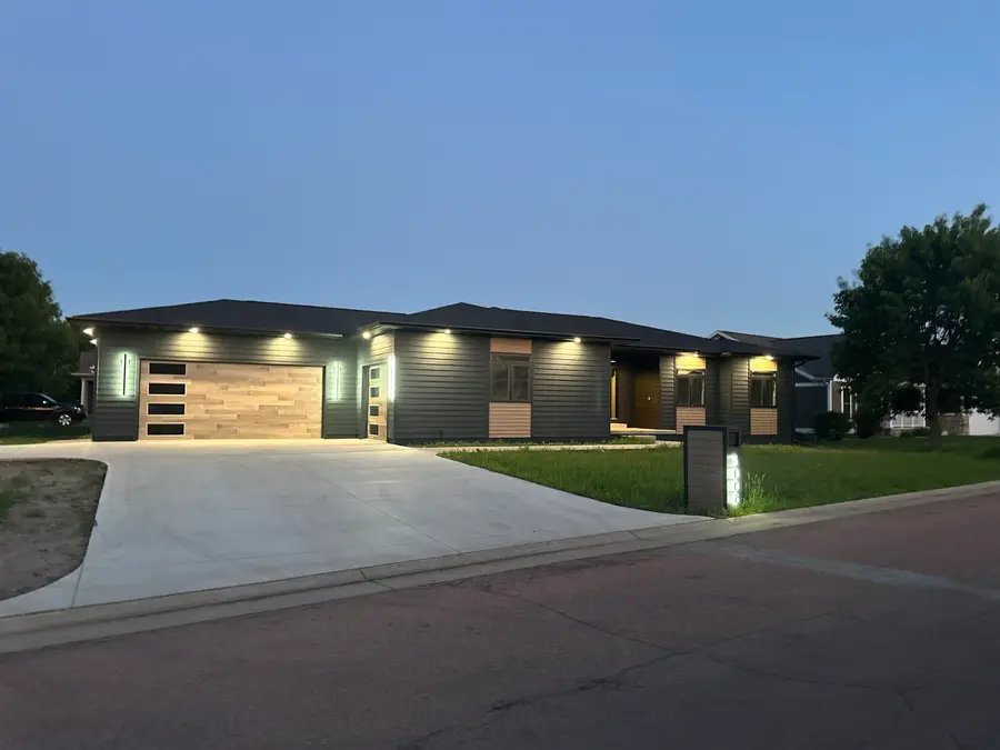 3008 Bonnie Lane, Milford, IA 51351 - #3