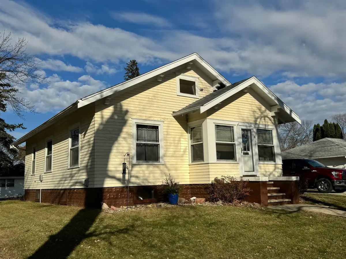 612 11th St, Spirit Lake, IA 51360 - #1