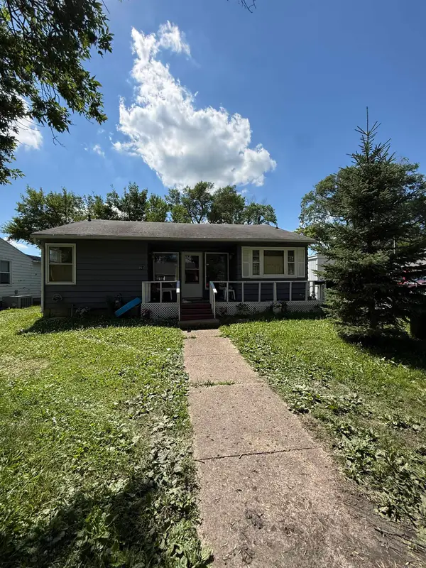 951 N 12th Street, Estherville, IA 51334