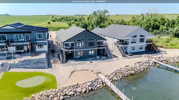 176 West Bay Rd, Lake Park, IA 51247