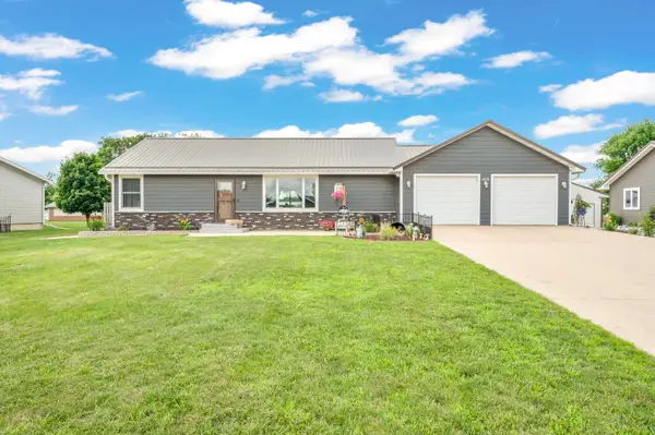 605 N Walnut Avenue, Graettinger, IA 51342