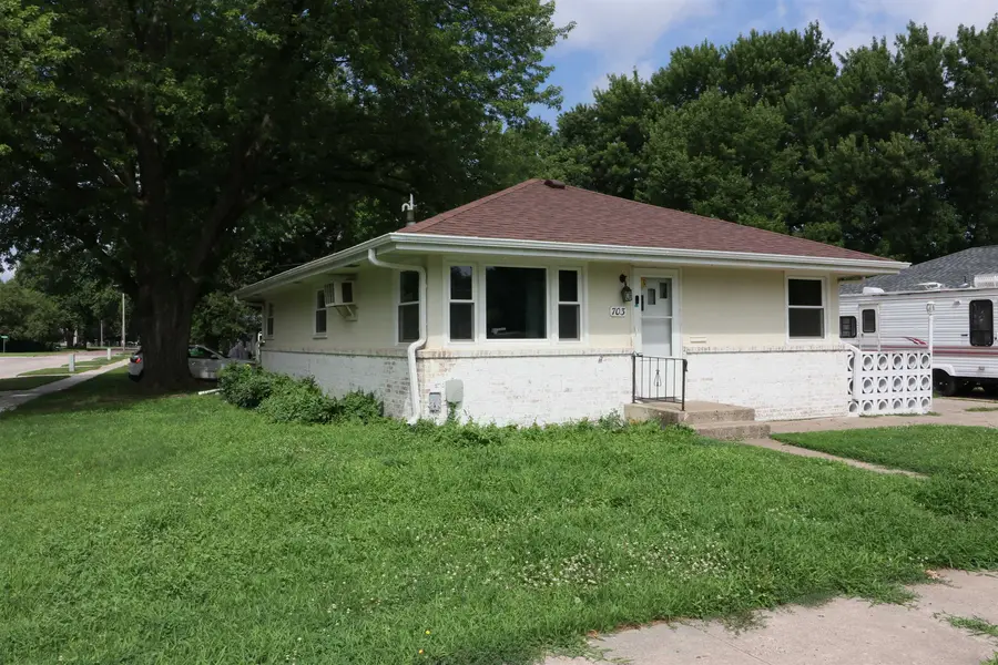 703 8th Avenue W, Spencer, IA 51301 - #2