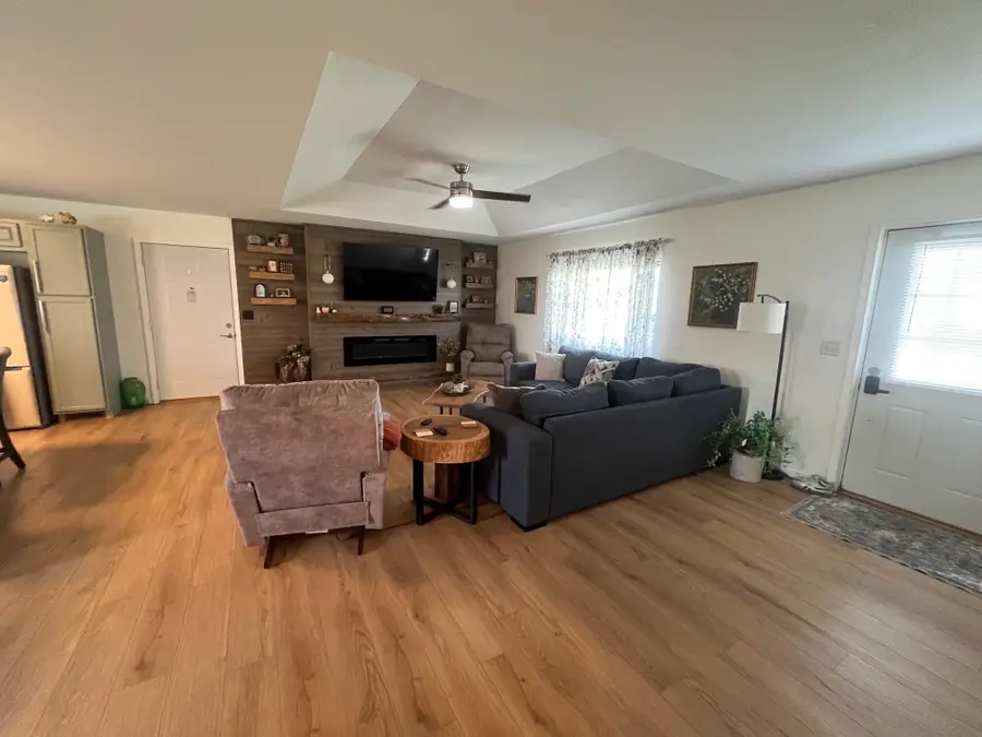 606 N Van Gordon Avenue, Graettinger, IA 51342 - #3