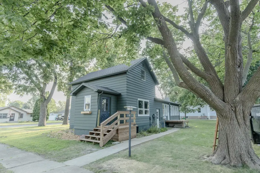 1012 K Ave, Milford, IA 51351 - #3