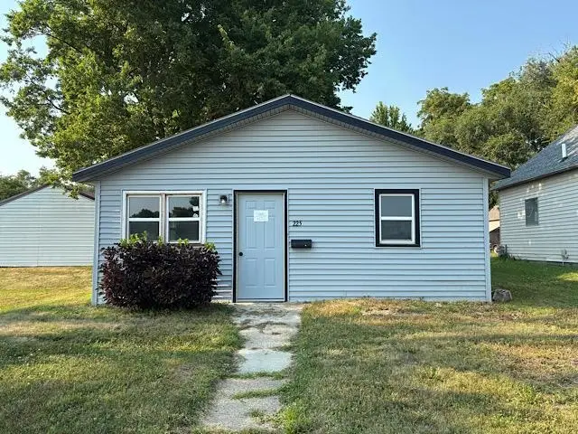 225 W Park Street, Spencer, IA 51301 - #1