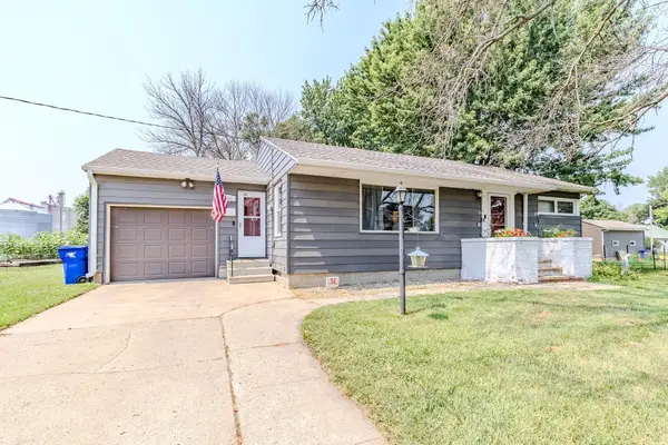 141 S 8th Ave E, Hartley, IA 51346
