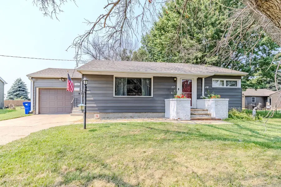 141 S 8th Ave E, Hartley, IA 51346 - #2