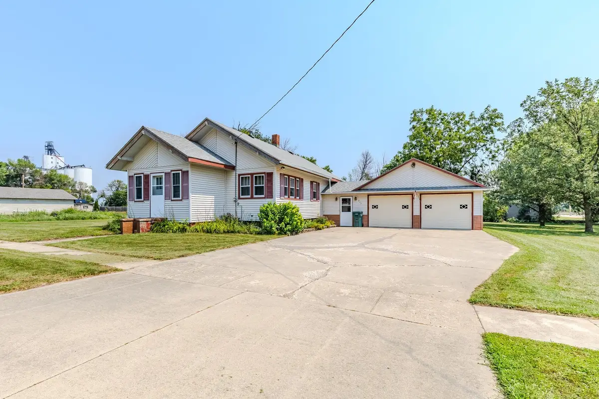 215 2nd Ave, Ashton, IA 51232 - #1