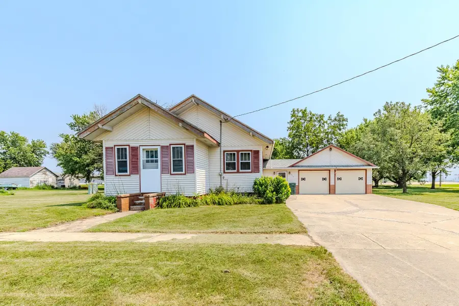 215 2nd Ave, Ashton, IA 51232 - #2