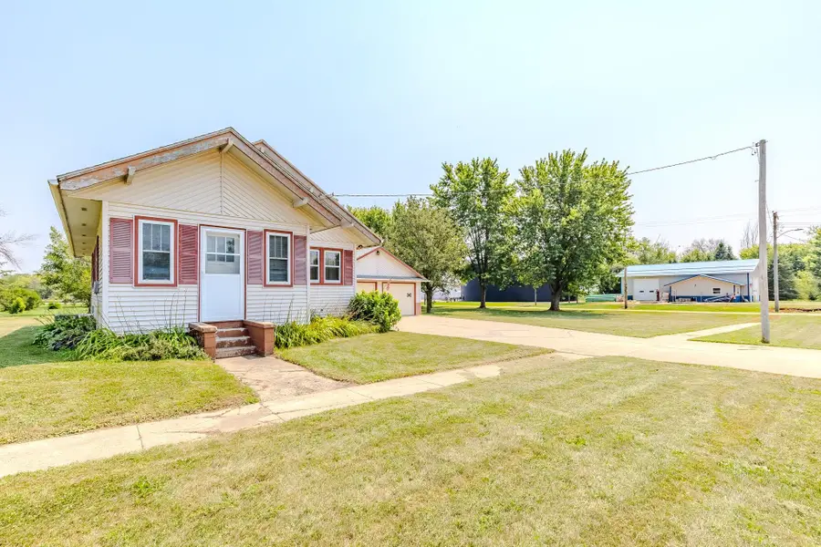215 2nd Ave, Ashton, IA 51232 - #3