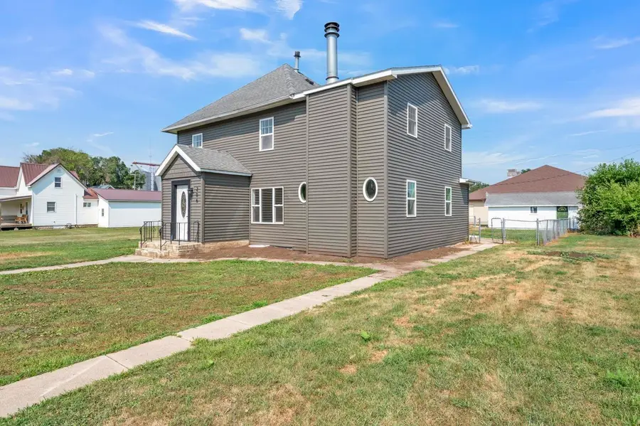 206 N Ocheyedan Street, Everly, IA 51338 - #2