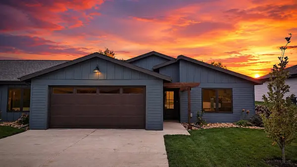 3917 Dorothy's Lane, Spirit Lake, IA 51360