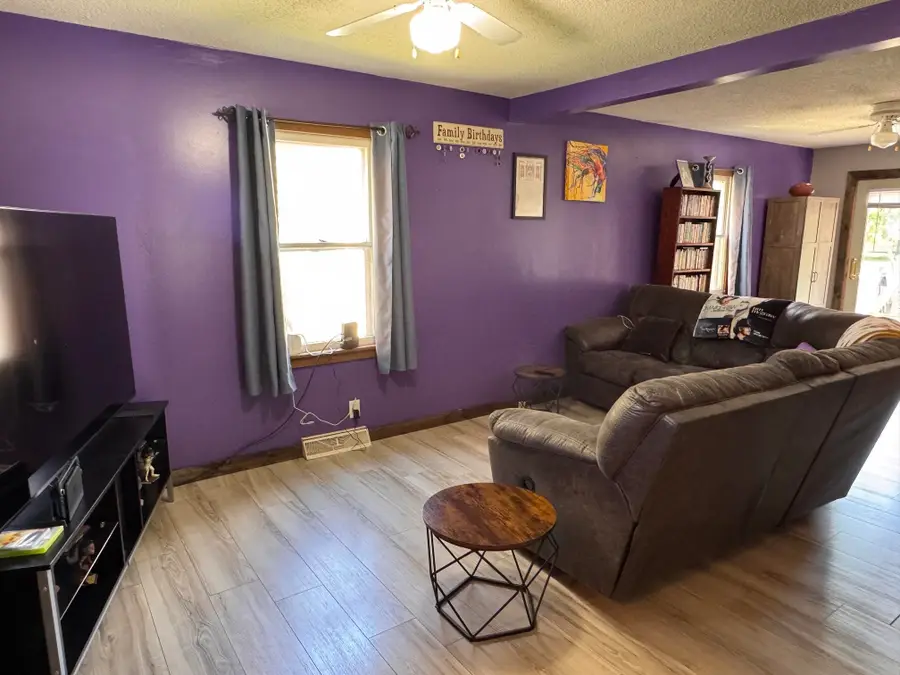 1414 N 7th Street, Estherville, IA 51334 - #2