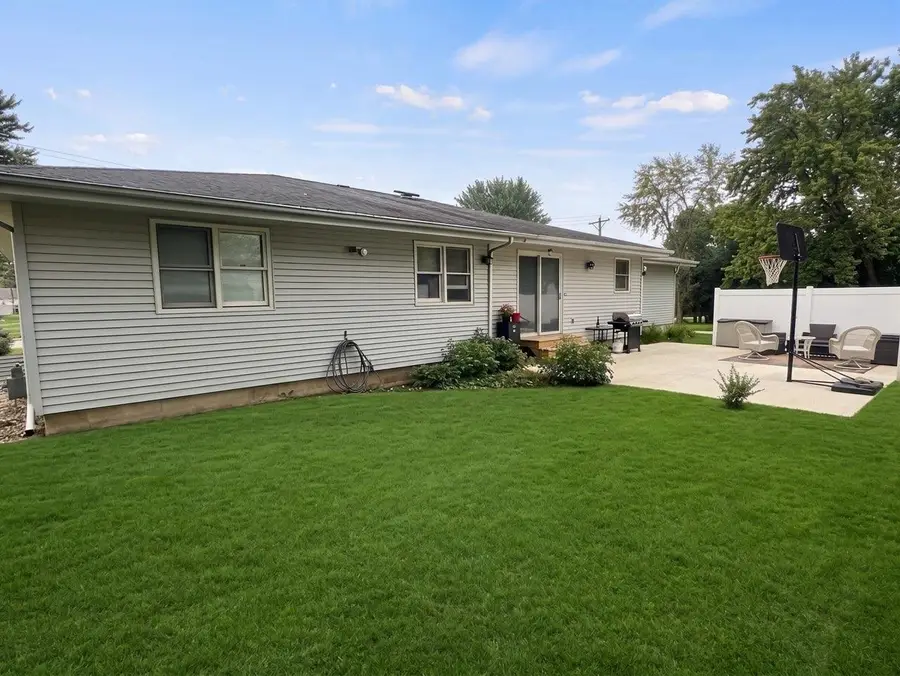 380 N Green Ave, Primghar, IA 51245 - #2