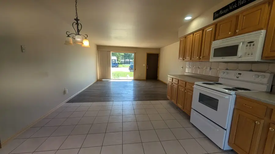 909 E 15th Street, Spencer, IA 51301 - #2