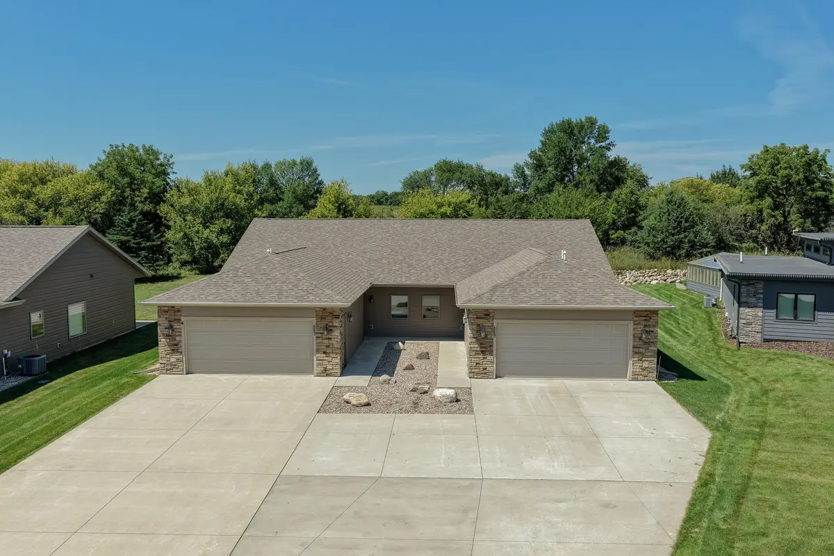 3337 Prairie Meadow Drive #Unit  B, Milford, IA 51351 - #1