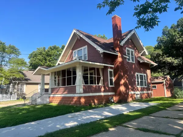 615 7th Avenue N, Estherville, IA 51334