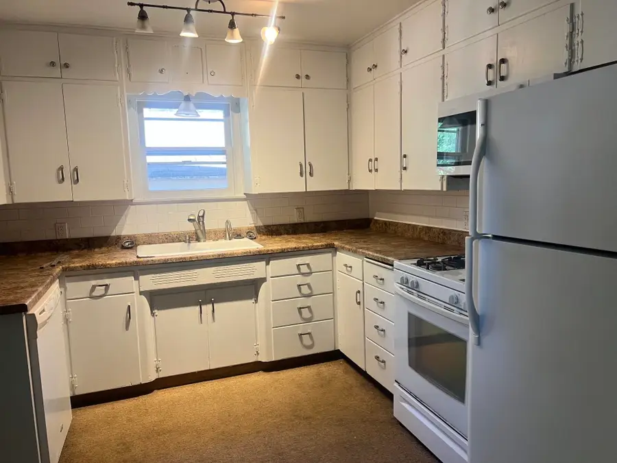 615 7th Avenue N, Estherville, IA 51334 - #3