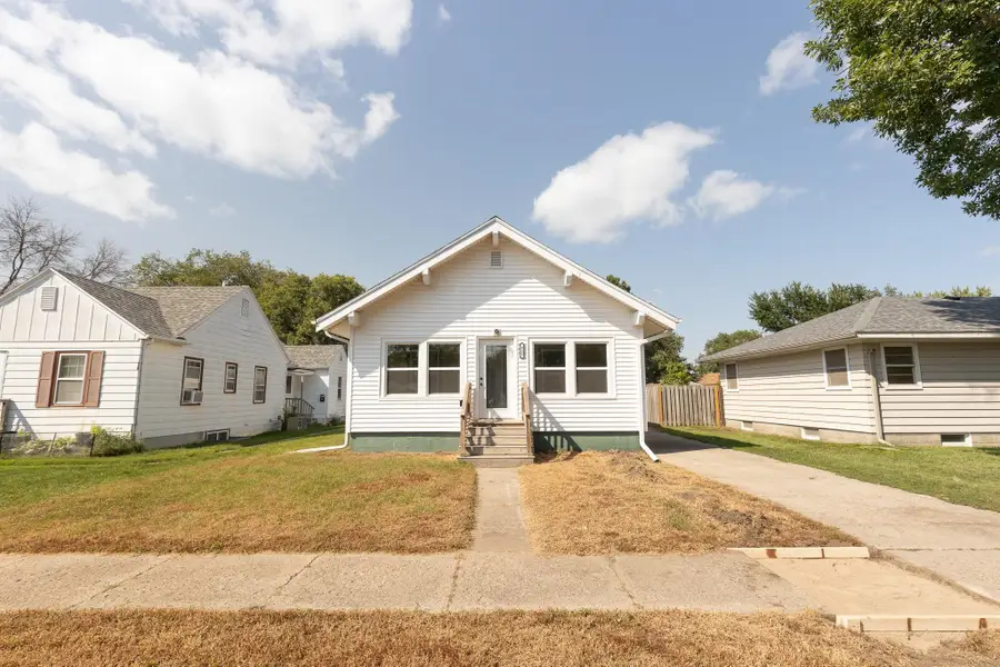 411 E 11th Street, Spencer, IA 51301 - #2