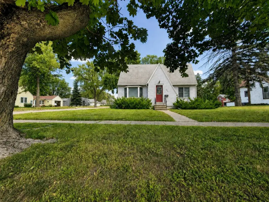 220 N 12 Street, Estherville, IA 51334 - #3