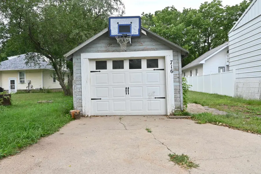 716 3rd Avenue E, Spencer, IA 51301 - #3