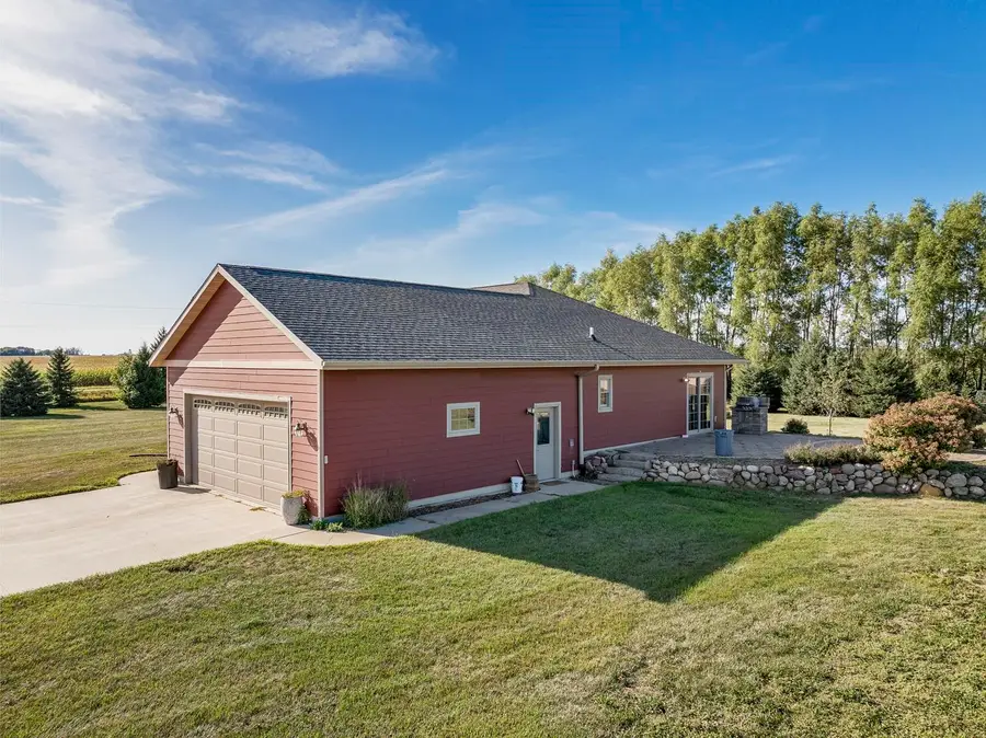 2880 270th Avenue, Spencer, IA 51301 - #3