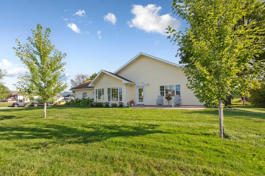 209 S 4th Avenue, Armstrong, IA 50514 - #3