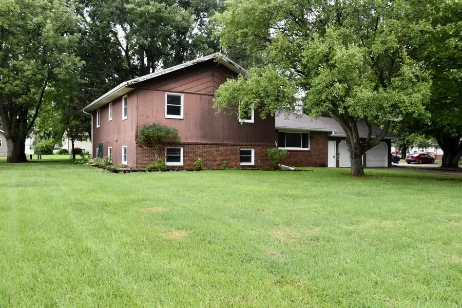 939 6th Street, Sibley, IA 51249 - #2