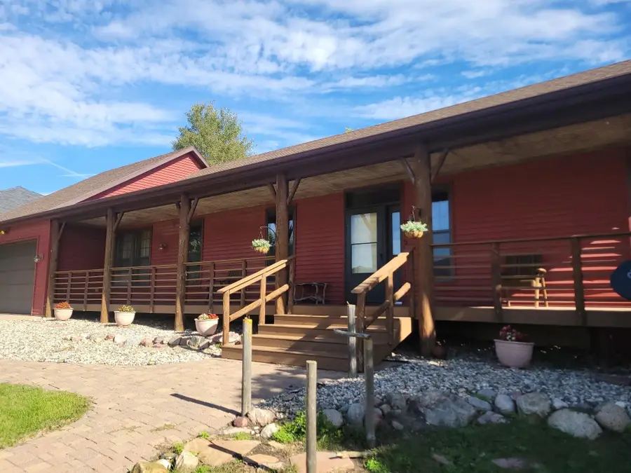 4111 12th Street, Spirit Lake, IA 51360 - #2