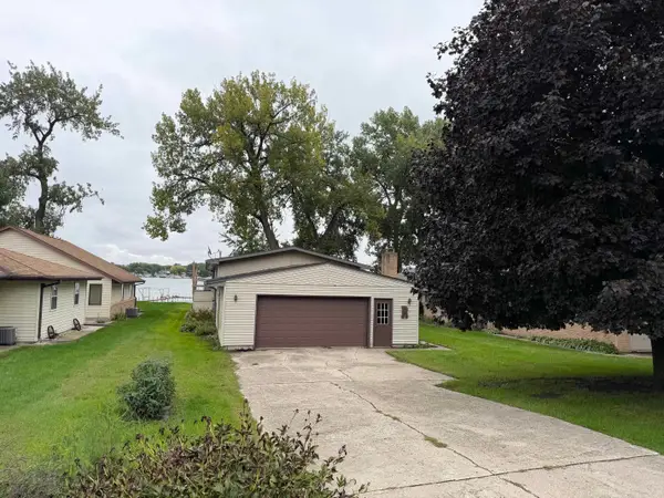 24369 178th Street, Okoboji, IA 51355
