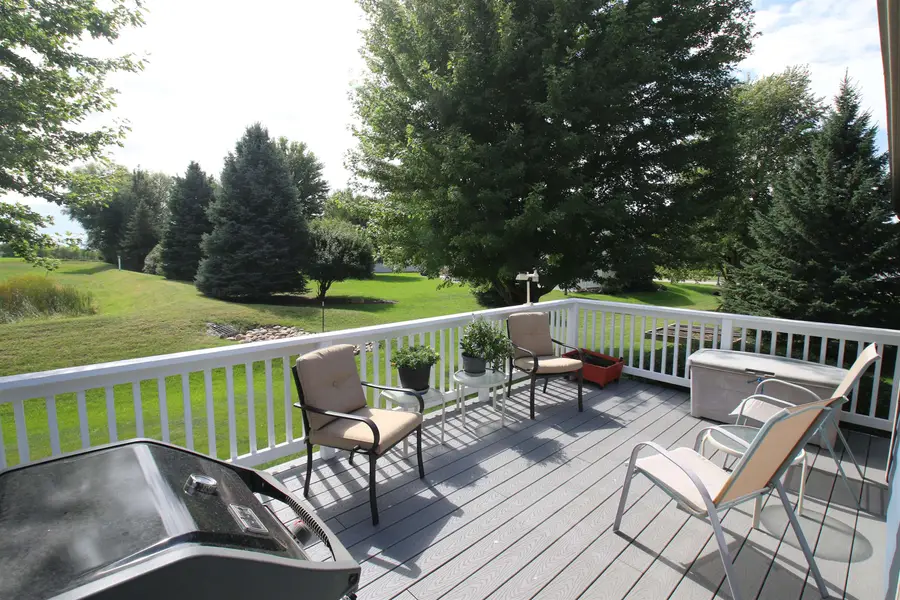 1061 29th St, Spirit Lake, IA 51360 - #3
