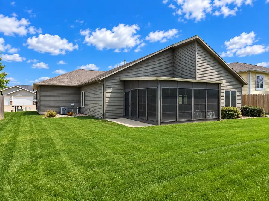 3721 Keokuk Avenue, Spirit Lake, IA 51360 - #2